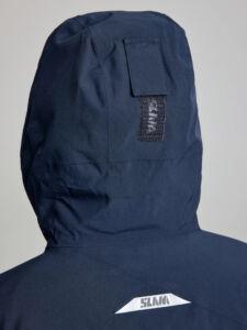 SLAM Active Winter Hooded Short Jacket giver dig total beskyttelse under alle vejrforhold.